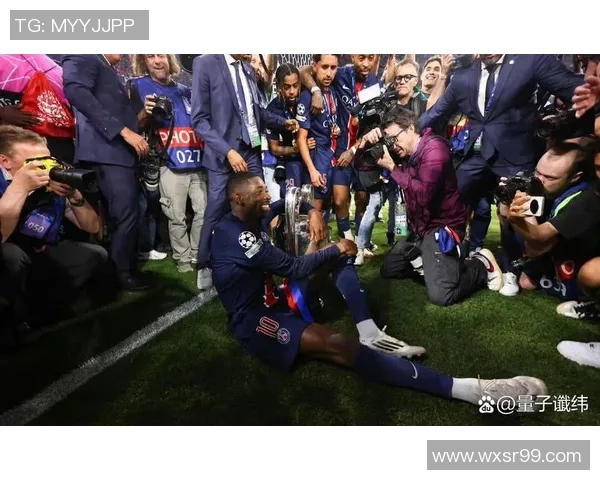 多特蒙德深夜发文回应转会传闻 球迷期待官方澄清未来动向 多特蒙德深夜发文回应转会传闻 球迷期待官方澄清未来动向