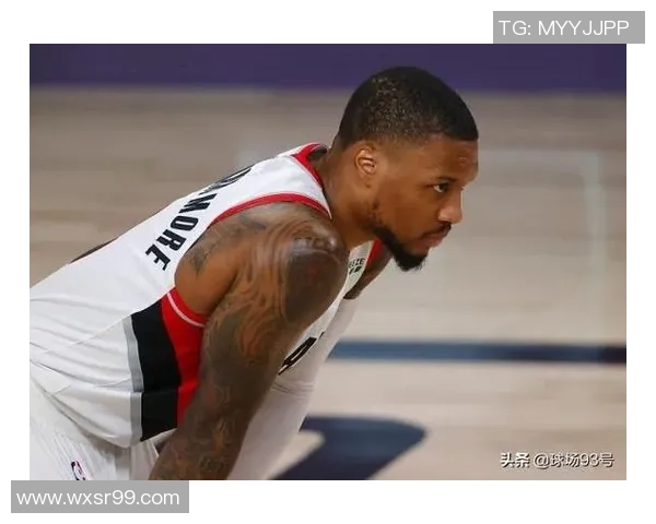 利拉德比赛中细节动作引发球迷热议引发广泛关注与讨论 利拉德比赛中细节动作引发球迷热议引发广泛关注与讨论